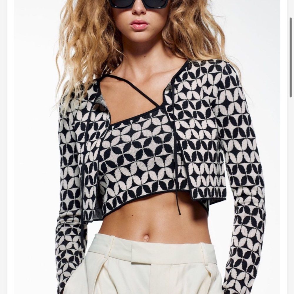 Zara Black and White Geometric Crop Top Size Small